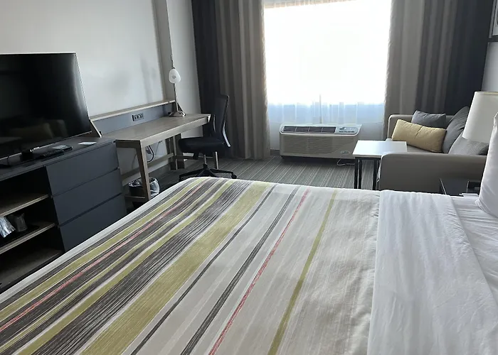 Country & By Radisson Ocean