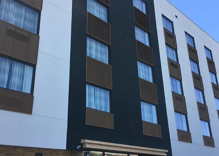 Hotel Country & By Radisson Ocean 4*